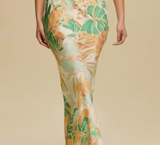 Bali Breeze Dress — Fit and tropical print detail